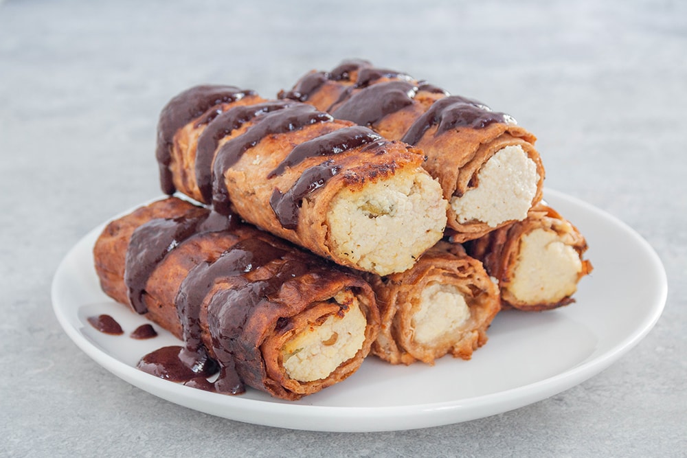 מצה מגולגלת במילוי גבינת טופו מתוקה